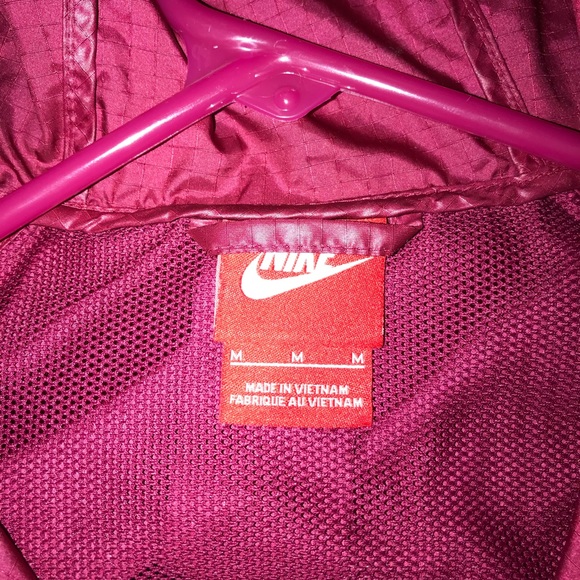 MAROON NIKE WINDBREAKER!! - Picture 3 of 4